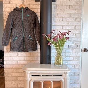 North Face girls - grey and teal thermoball long hooded jacket - size M (10/12)